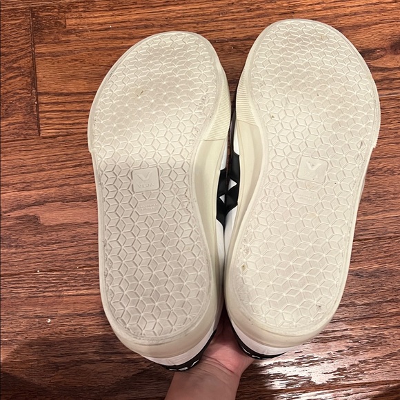 Veja Campo Leather Sneakers - Picture 6 of 8